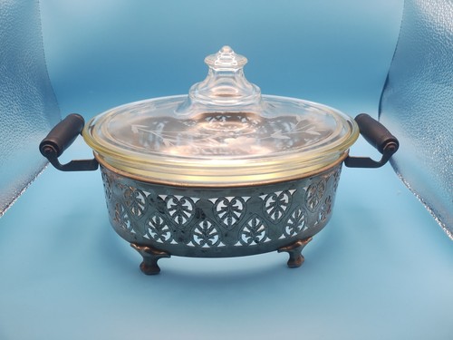 Vintage pyrex casserole dish - casserole,